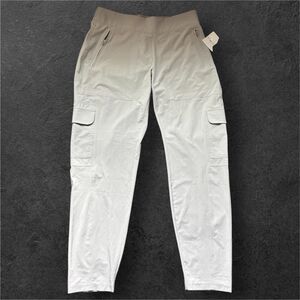 NEW Athleta Chelsea Cargo Pant Featherweight Stretch Mid-Rise Hiking Travel 8